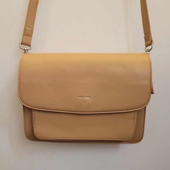 PIXIE MOOD Zoe Vegan Leather Crossbody Bag - Picture 3 of 5